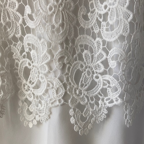 Tahiti Lace Blouse - Picture 2 of 3